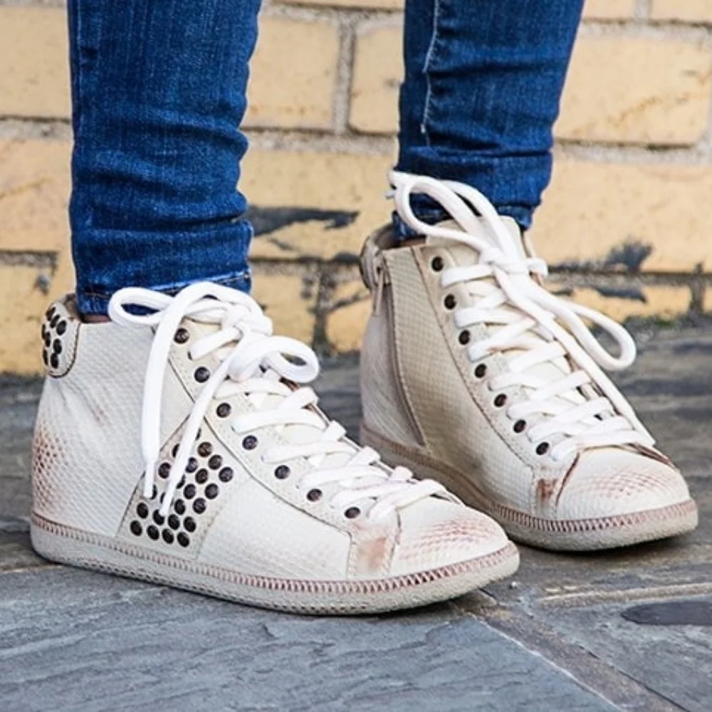 OTBT Samula 2 Cream Sneaker